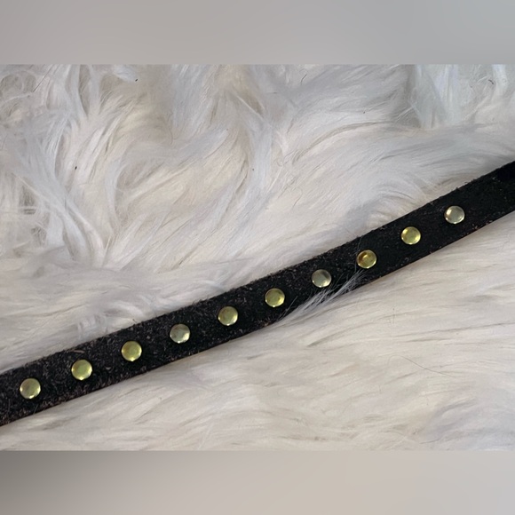 Linea Pelle Collection Size XS Black Leather Skinny Belt W/ Gold Studs - Picture 9 of 12